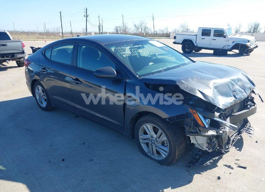 2020 Hyundai Elantra SEL/VALUE/LIMITED (VIN 5NPD84LF2LH625332) main photo