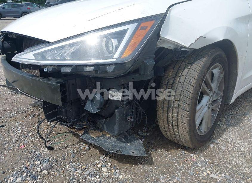 Photo 5 of 2020 Hyundai Elantra SEL (VIN 5NPD84LF2LH628019)