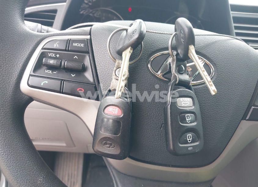 Photo 11 of 2017 Hyundai Elantra SE (VIN 5NPD84LF3HH009825)