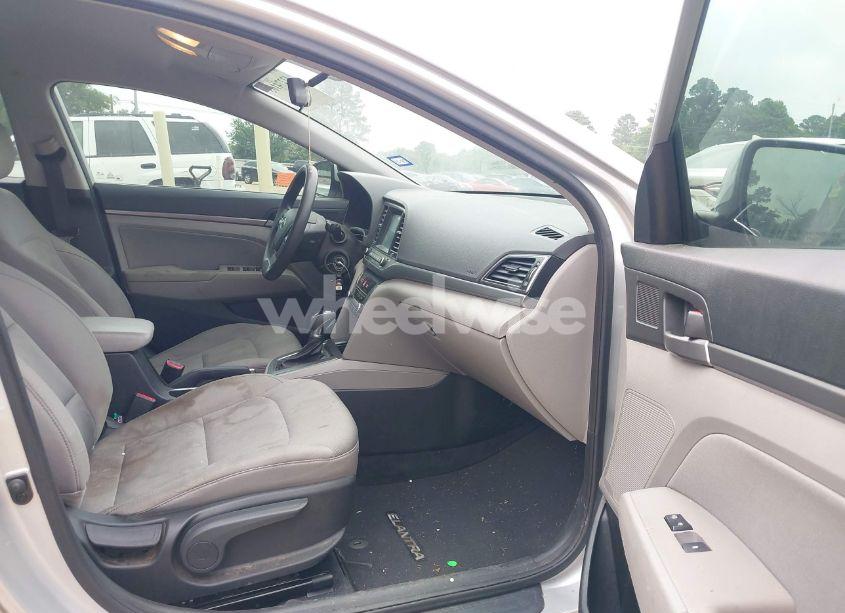 Photo 5 of 2017 Hyundai Elantra SE (VIN 5NPD84LF3HH009825)