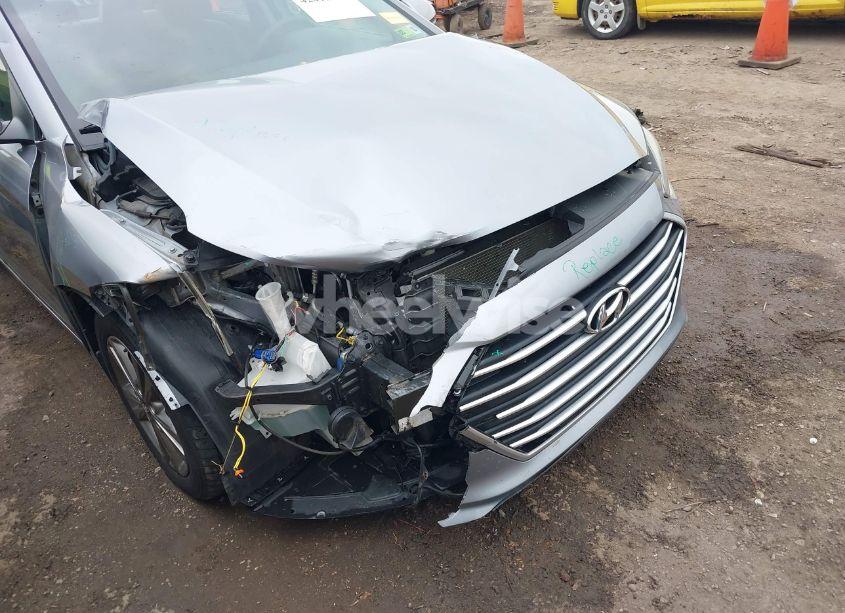 Photo 6 of 2017 Hyundai Elantra SE (VIN 5NPD84LF3HH014278)