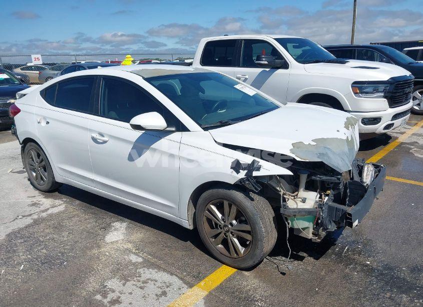 2017 Hyundai Elantra SE (VIN 5NPD84LF3HH016743) main photo