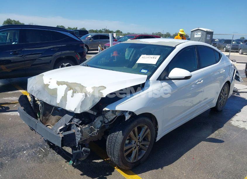 Photo 2 of 2017 Hyundai Elantra SE (VIN 5NPD84LF3HH016743)