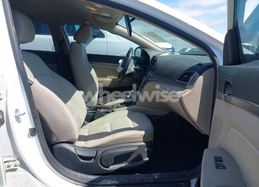 Photo 5 of 2017 Hyundai Elantra SE (VIN 5NPD84LF3HH016743)