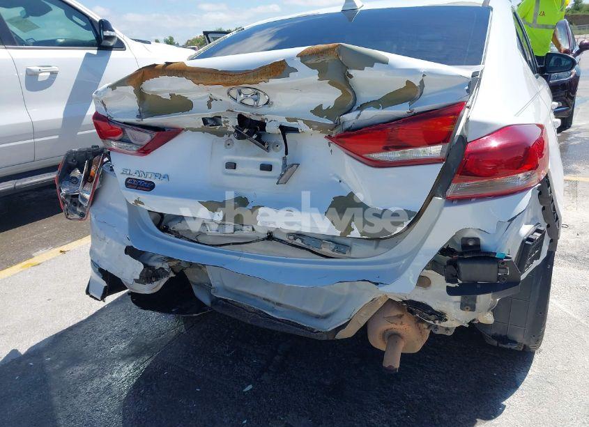 Photo 6 of 2017 Hyundai Elantra SE (VIN 5NPD84LF3HH016743)