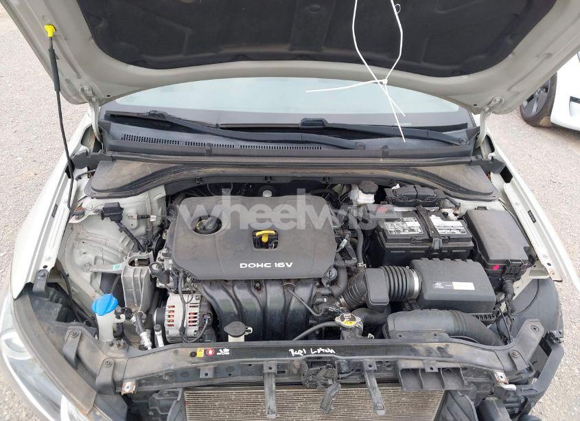 Photo 10 of 2017 Hyundai Elantra SE (VIN 5NPD84LF3HH038046)