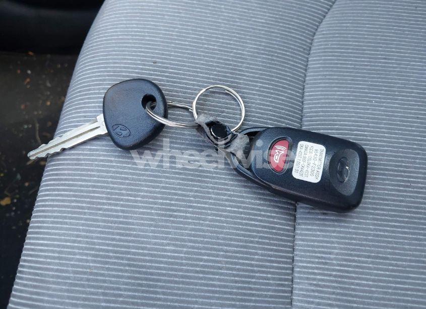 Photo 11 of 2017 Hyundai Elantra SE (VIN 5NPD84LF3HH041576)