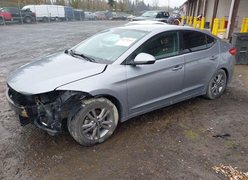 Photo 2 of 2017 Hyundai Elantra SE (VIN 5NPD84LF3HH062931)