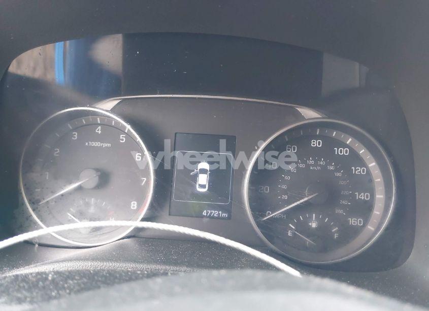 Photo 7 of 2017 Hyundai Elantra LIMITED (VIN 5NPD84LF3HH072696)