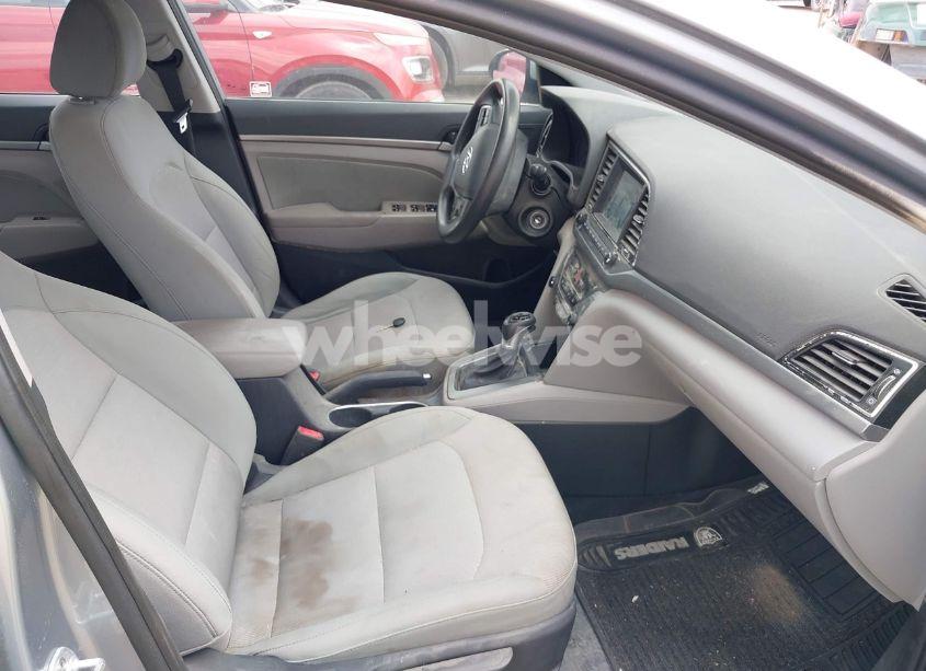 Photo 5 of 2017 Hyundai Elantra SE (VIN 5NPD84LF3HH072908)