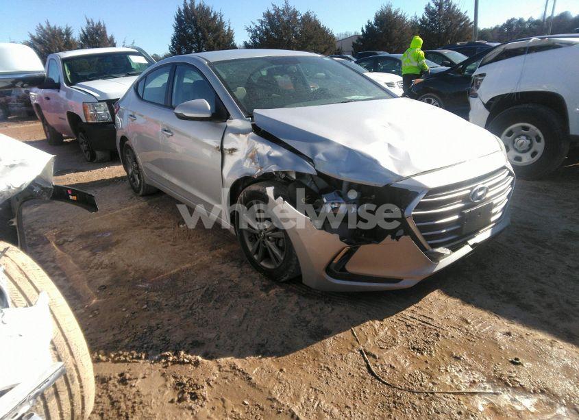 2017 Hyundai Elantra SE (VIN 5NPD84LF3HH106314) main photo
