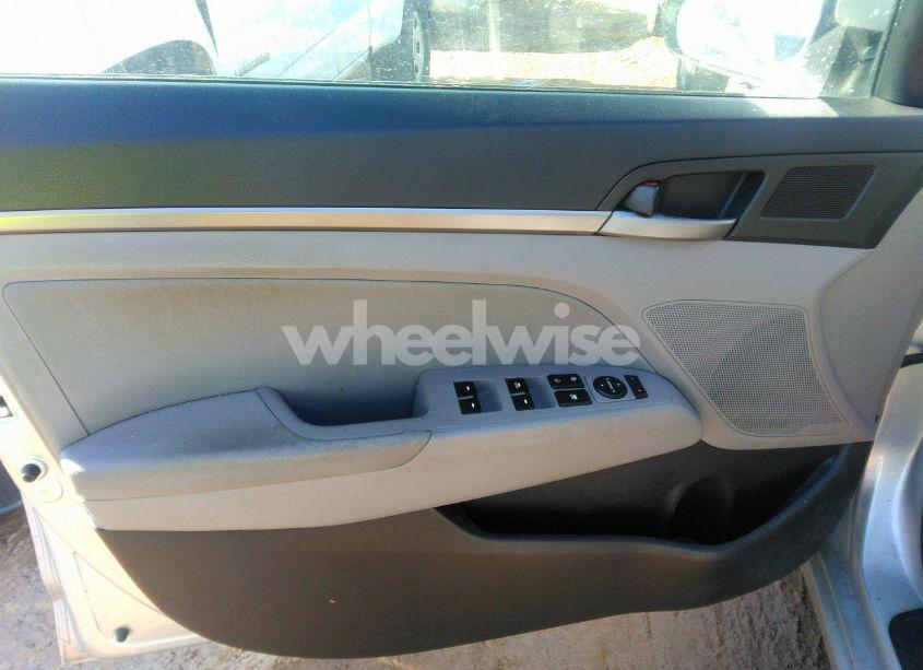 Photo 21 of 2017 Hyundai Elantra SE (VIN 5NPD84LF3HH106314)