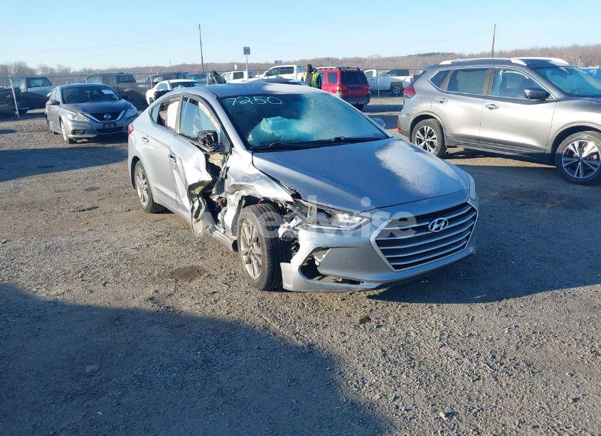 2017 Hyundai Elantra SE (VIN 5NPD84LF3HH117250) main photo