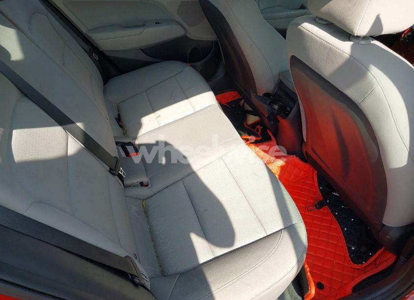 Photo 8 of 2017 Hyundai Elantra SE (VIN 5NPD84LF3HH122402)