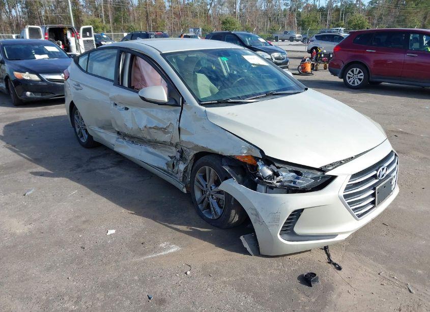 2017 Hyundai Elantra SE (VIN 5NPD84LF3HH123226) main photo