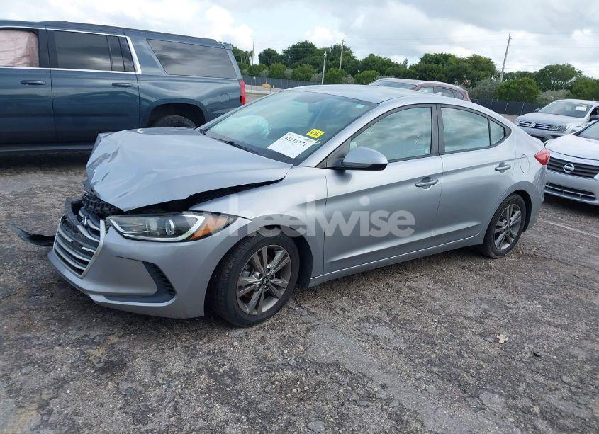 Photo 2 of 2017 Hyundai Elantra SE (VIN 5NPD84LF3HH131620)