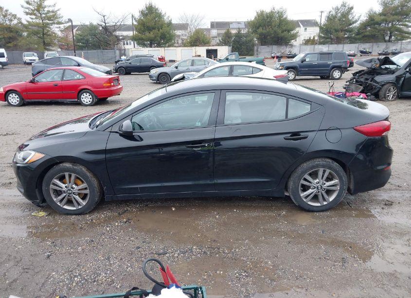 Photo 13 of 2017 Hyundai Elantra SE (VIN 5NPD84LF3HH138941)