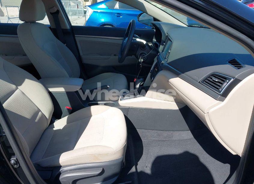 Photo 5 of 2017 Hyundai Elantra SE (VIN 5NPD84LF3HH194345)