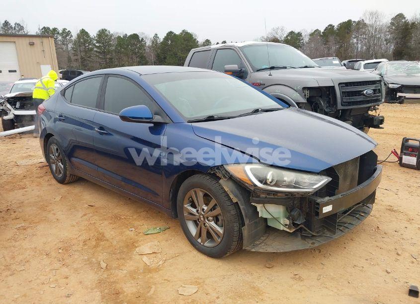 2018 Hyundai Elantra SEL (VIN 5NPD84LF3JH231934) main photo