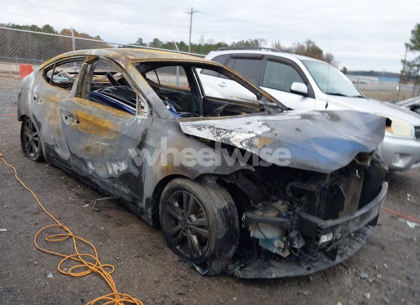 2018 Hyundai Elantra SEL (VIN 5NPD84LF3JH253948) main photo