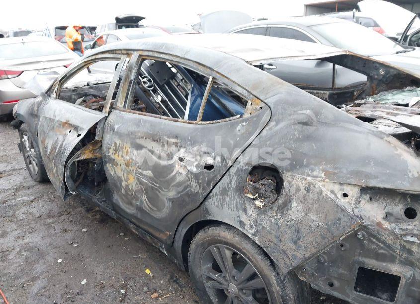 Photo 15 of 2018 Hyundai Elantra SEL (VIN 5NPD84LF3JH253948)