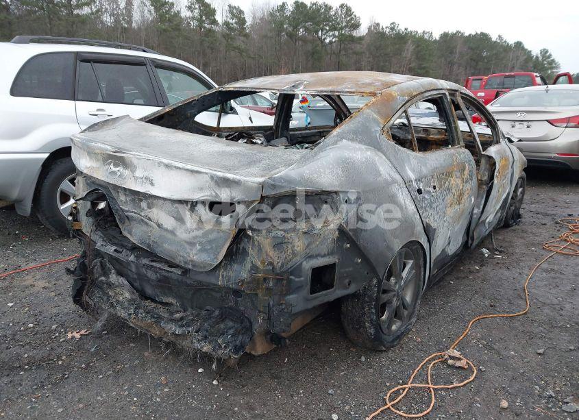 Photo 4 of 2018 Hyundai Elantra SEL (VIN 5NPD84LF3JH253948)