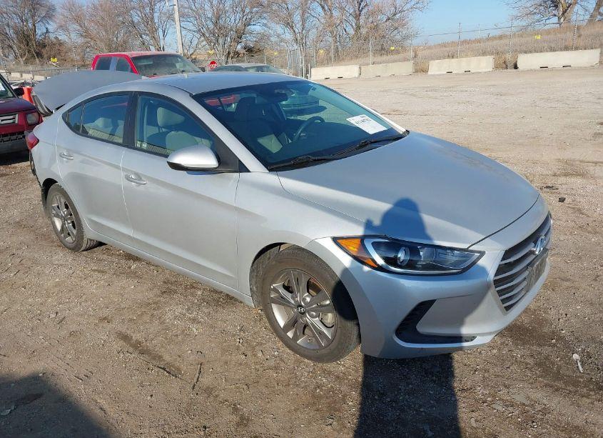 2018 Hyundai Elantra SEL (VIN 5NPD84LF3JH257482) main photo