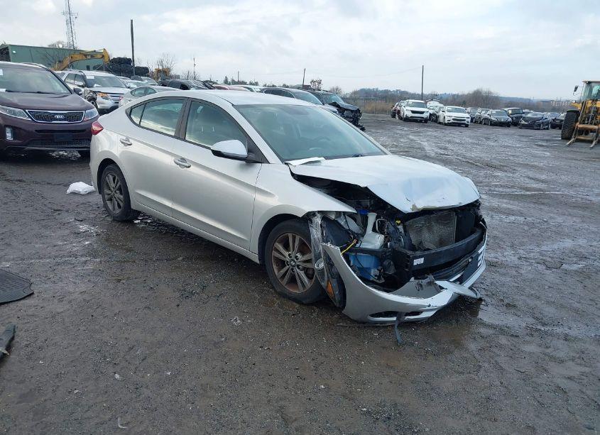 2018 Hyundai Elantra SEL (VIN 5NPD84LF3JH258132) main photo