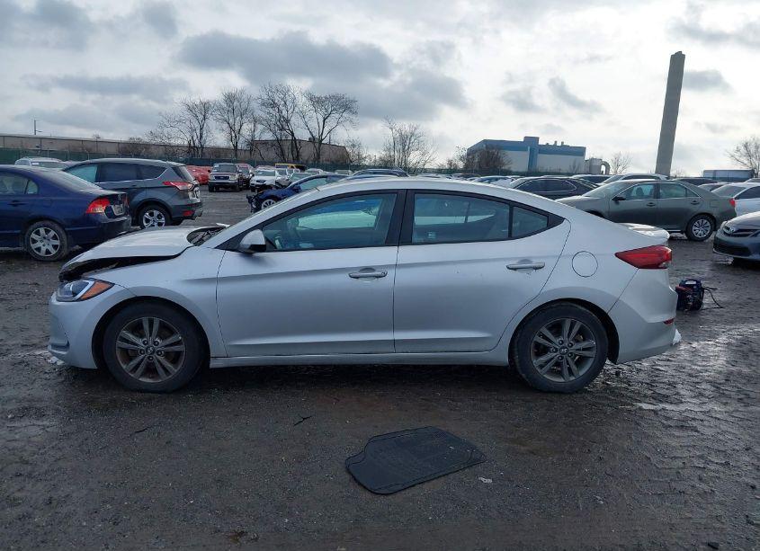 Photo 14 of 2018 Hyundai Elantra SEL (VIN 5NPD84LF3JH258132)