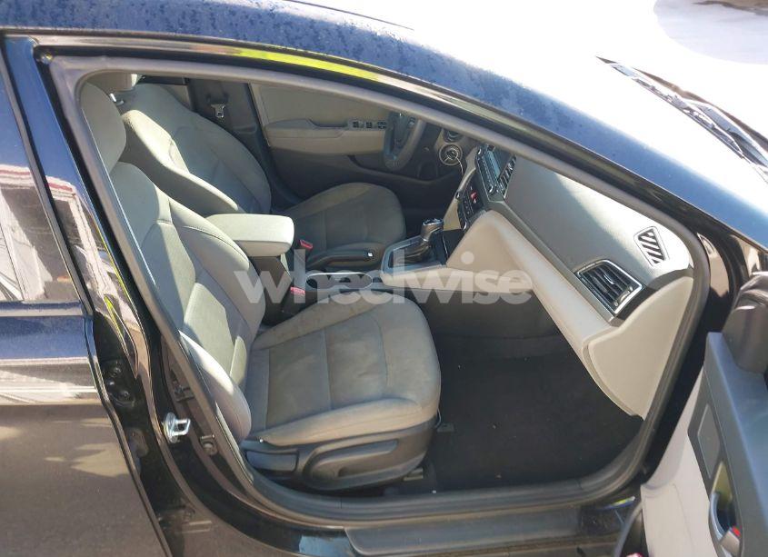 Photo 5 of 2018 Hyundai Elantra SEL (VIN 5NPD84LF3JH259930)