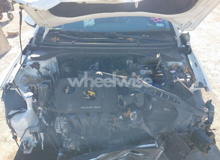 Photo 10 of 2018 Hyundai Elantra SEL (VIN 5NPD84LF3JH271091)