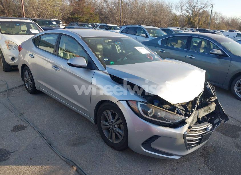 2018 Hyundai Elantra SEL (VIN 5NPD84LF3JH300167) main photo