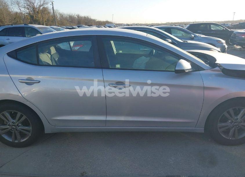 Photo 14 of 2018 Hyundai Elantra SEL (VIN 5NPD84LF3JH300167)