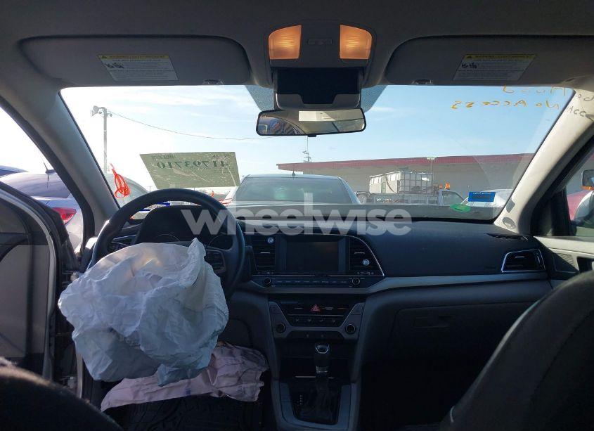 Photo 19 of 2018 Hyundai Elantra SEL (VIN 5NPD84LF3JH300167)