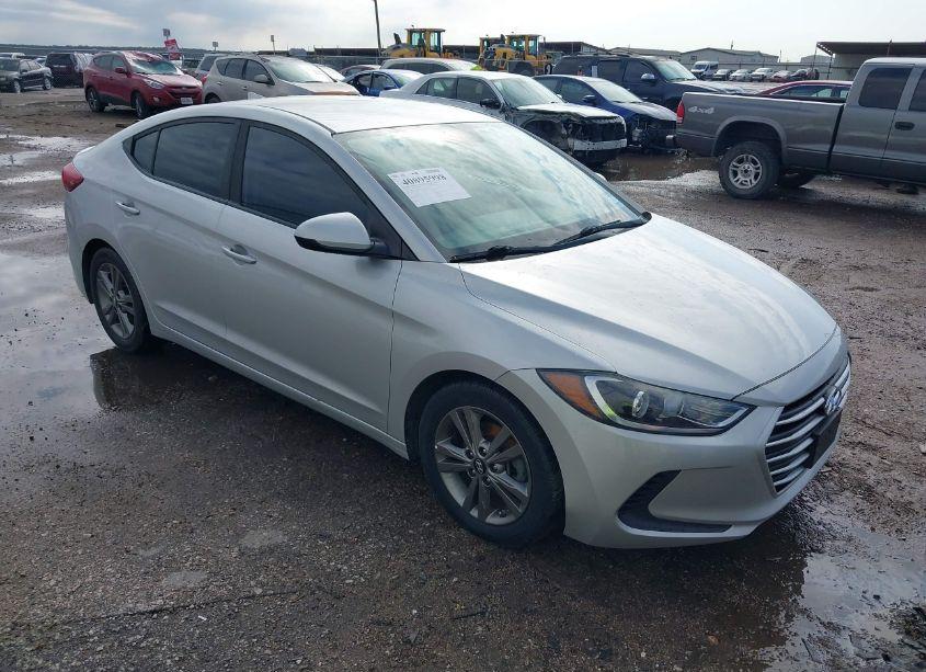 2018 Hyundai Elantra SEL (VIN 5NPD84LF3JH308382) main photo