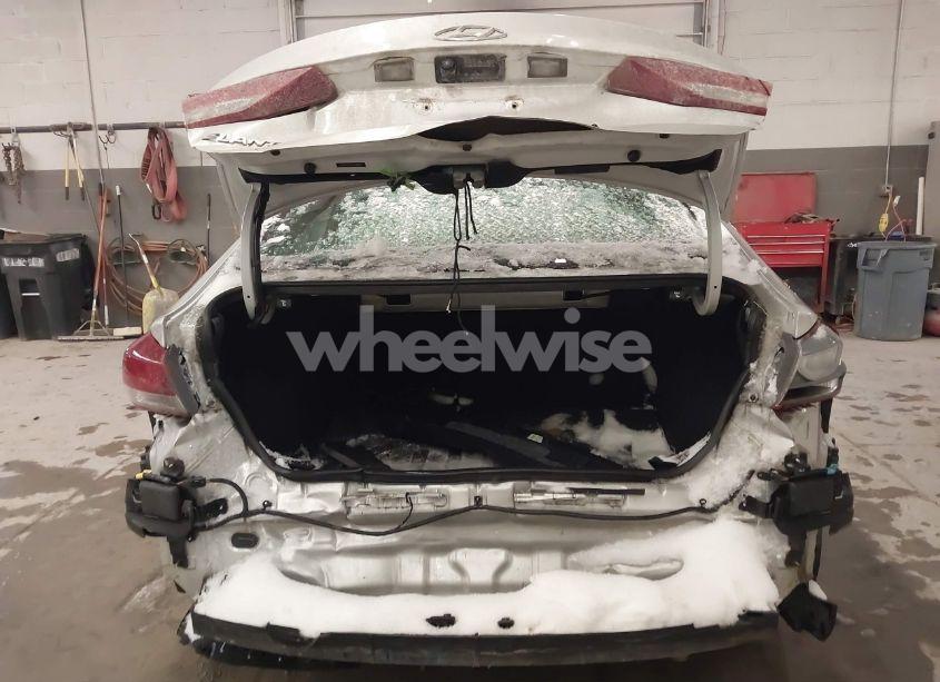 Photo 6 of 2018 Hyundai Elantra SEL (VIN 5NPD84LF3JH314408)