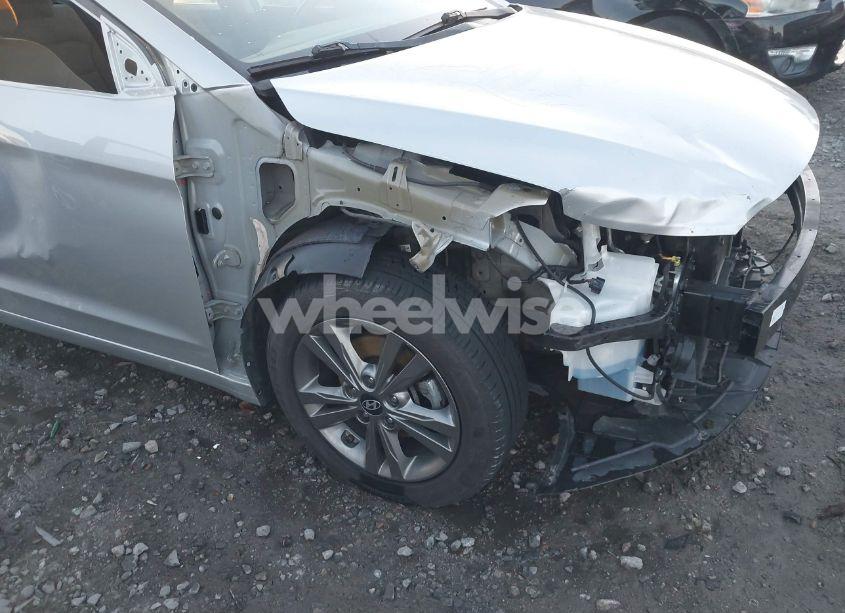 Photo 18 of 2018 Hyundai Elantra SEL (VIN 5NPD84LF3JH314991)