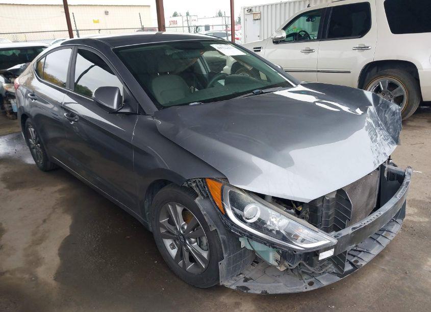 2018 Hyundai Elantra SEL (VIN 5NPD84LF3JH339177) main photo