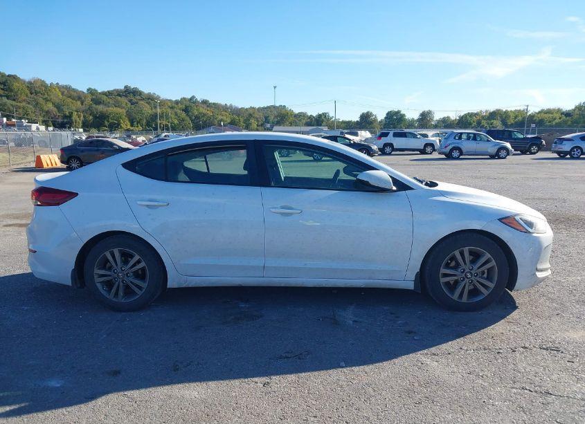 Photo 13 of 2018 Hyundai Elantra SEL (VIN 5NPD84LF3JH342824)