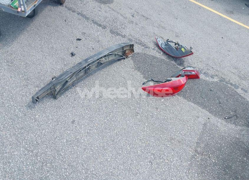 Photo 12 of 2018 Hyundai Elantra SEL (VIN 5NPD84LF3JH366587)