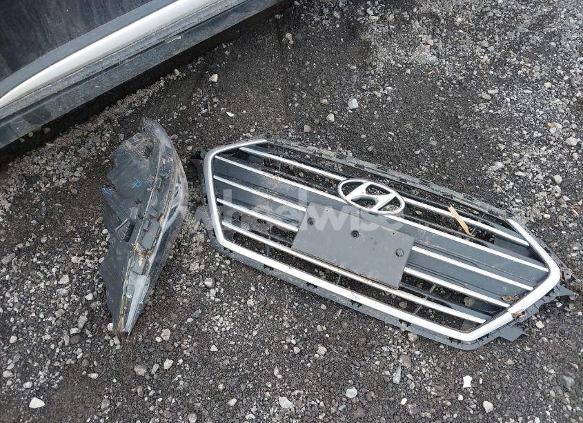 Photo 11 of 2018 Hyundai Elantra SEL (VIN 5NPD84LF3JH373345)