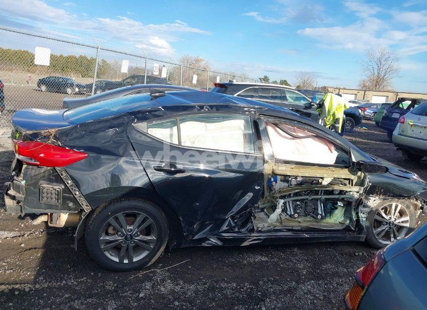 Photo 13 of 2018 Hyundai Elantra SEL (VIN 5NPD84LF3JH373345)