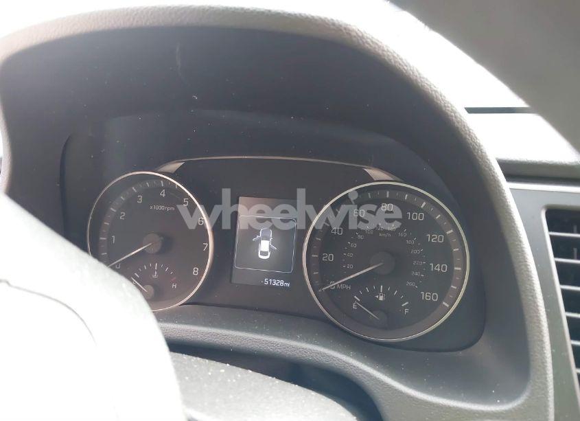 Photo 7 of 2018 Hyundai Elantra SEL (VIN 5NPD84LF3JH373345)