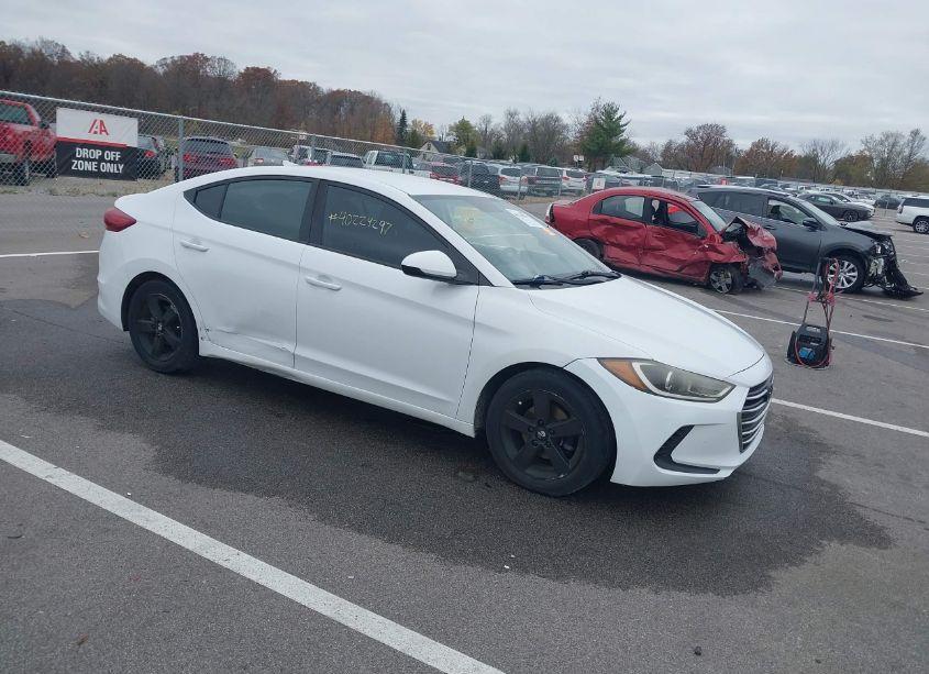 2018 Hyundai Elantra SEL (VIN 5NPD84LF3JH387522) main photo