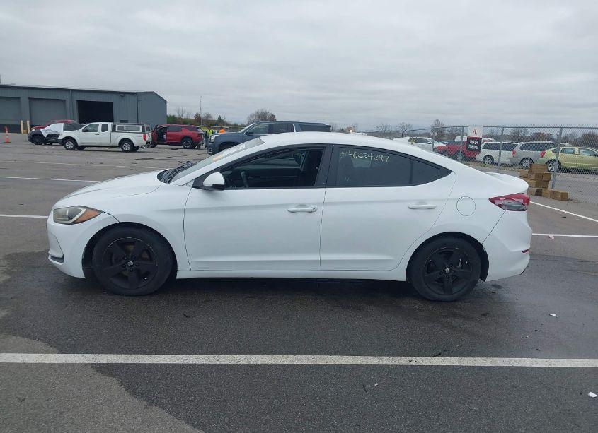 Photo 14 of 2018 Hyundai Elantra SEL (VIN 5NPD84LF3JH387522)