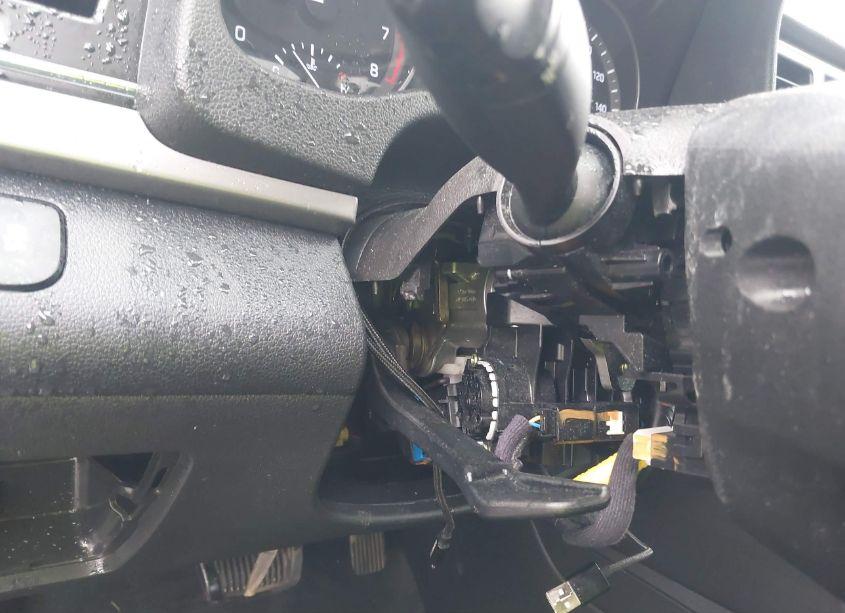 Photo 18 of 2018 Hyundai Elantra SEL (VIN 5NPD84LF3JH387522)