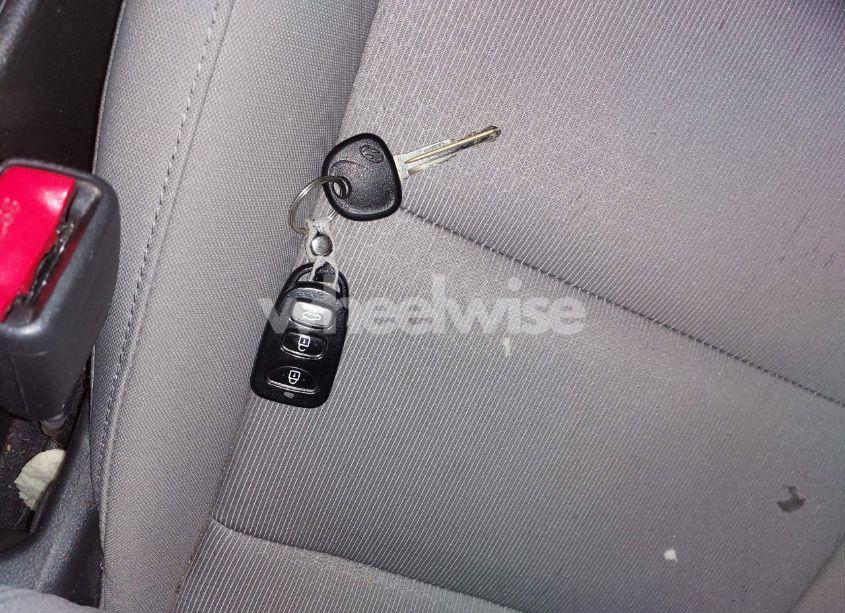 Photo 11 of 2018 Hyundai Elantra SEL (VIN 5NPD84LF3JH394910)