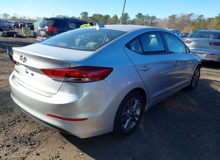 Photo 13 of 2018 Hyundai Elantra SEL (VIN 5NPD84LF3JH396964)