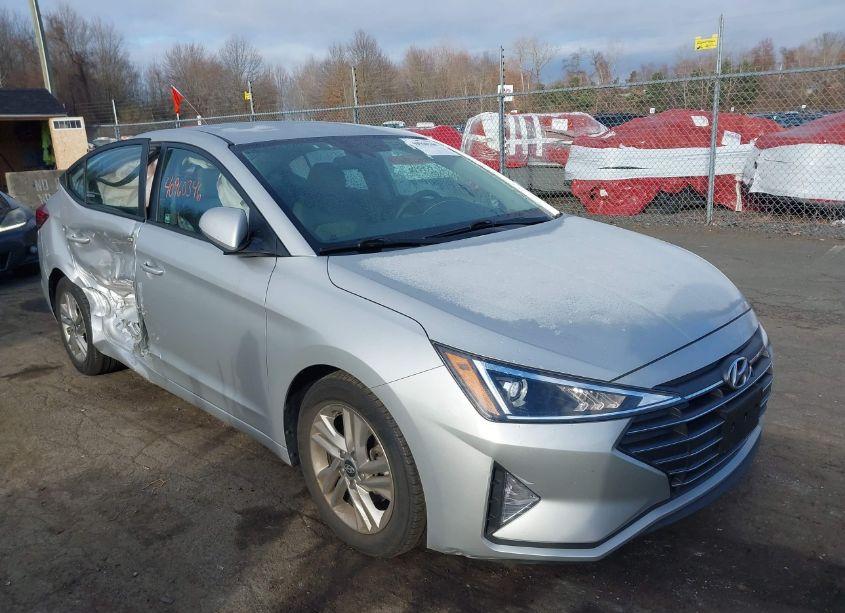 2019 Hyundai Elantra SEL (VIN 5NPD84LF3KH411304) main photo