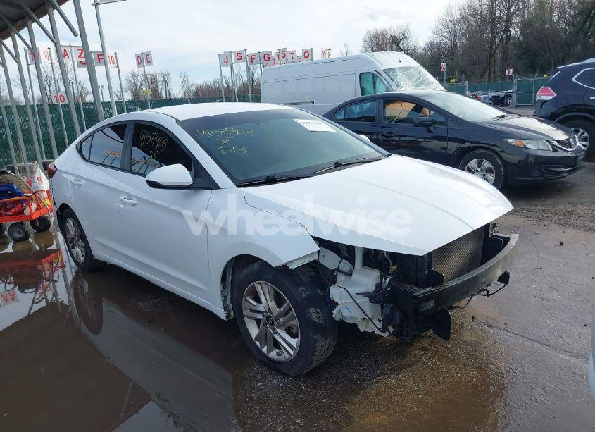2019 Hyundai Elantra SEL (VIN 5NPD84LF3KH421265) main photo